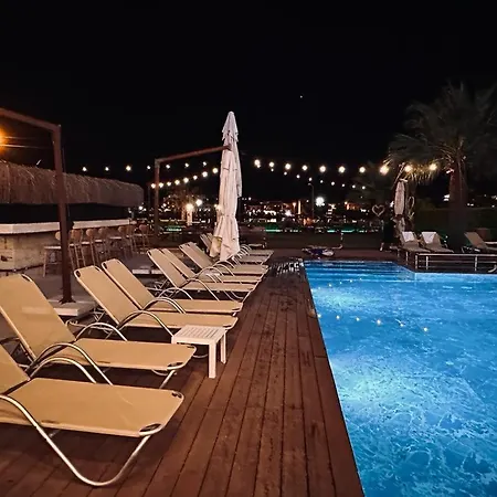Sun Paradise מלון