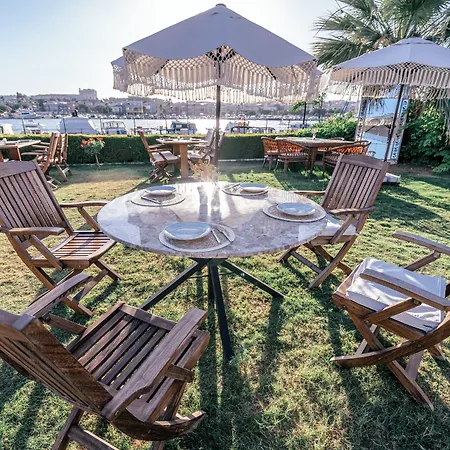 Sun Paradise מלון